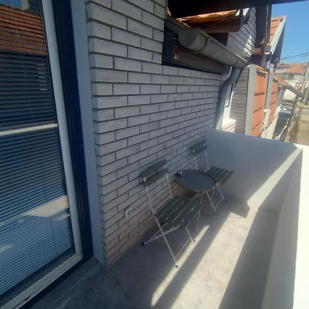 Apartment 4 Sobe, - Near The Airport Ni