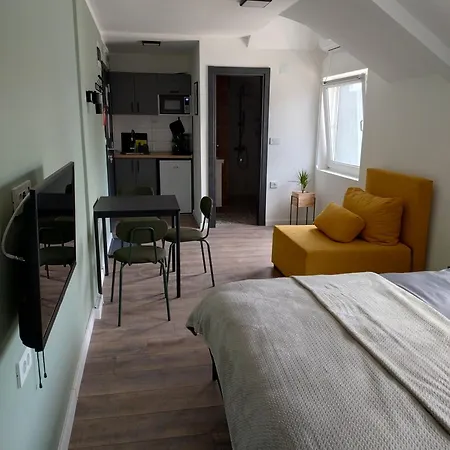 4 Sobe, - Near The Airport Ni