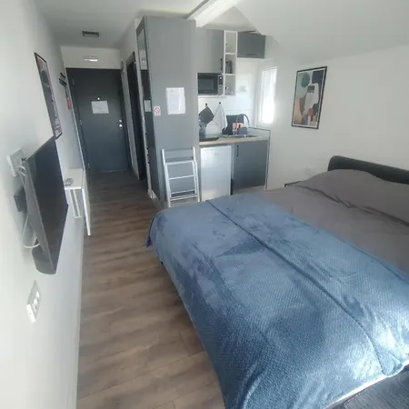 Apartment 4 Sobe, - Near The Airport *