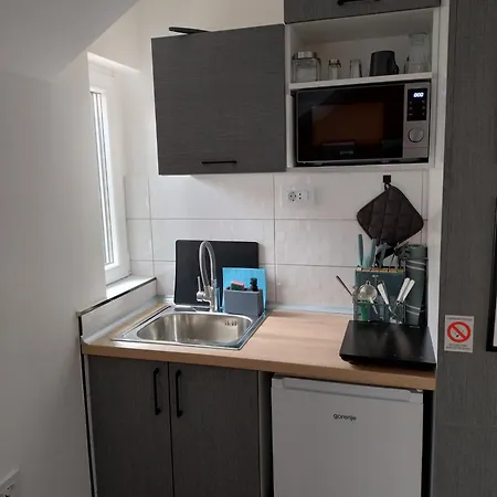 4 Sobe, - Near The Airport Ni