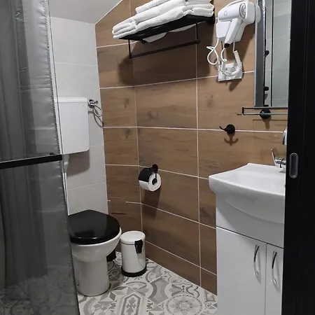 4 Sobe, - Near The Airport Apartament *