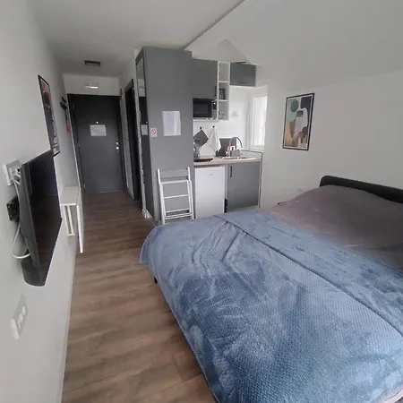 4 Sobe, - Near The Airport