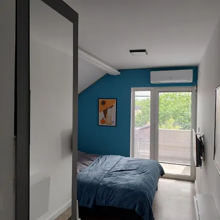4 Sobe, - Near The Airport Apartment