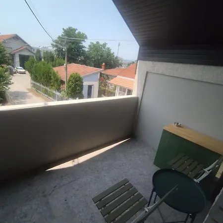 4 Sobe, - Near The Airport Apartment Ni