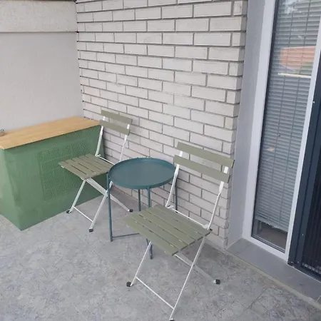 4 Sobe, - Near The Airport * Ni